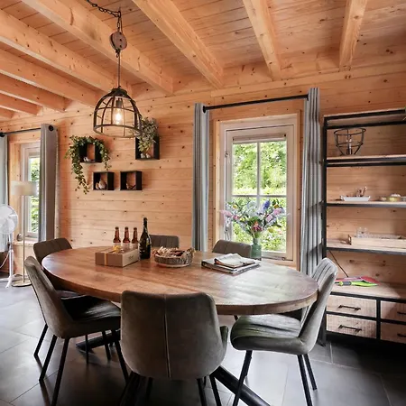 Luxe, Rust En Ruimte Bij De Veluwse Vogels In *